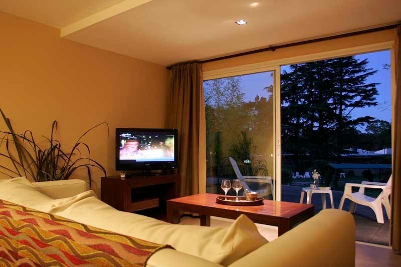 Hotel Сьерра-де-лос-Падрес Экстерьер фото